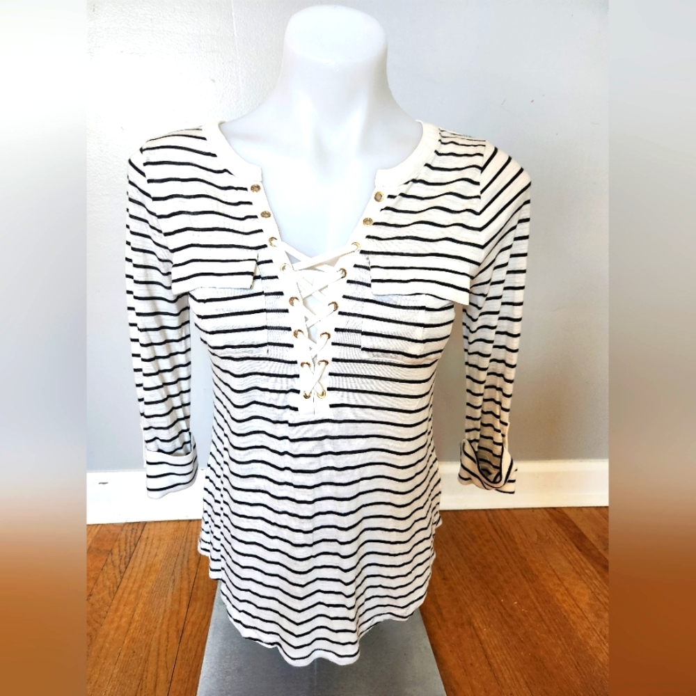 White House Black Market black and white 3Q top size XS